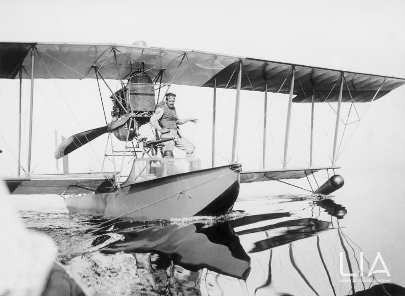Prototipo Macchi L.1  con Tenente di Vascello Giovanni Roberti